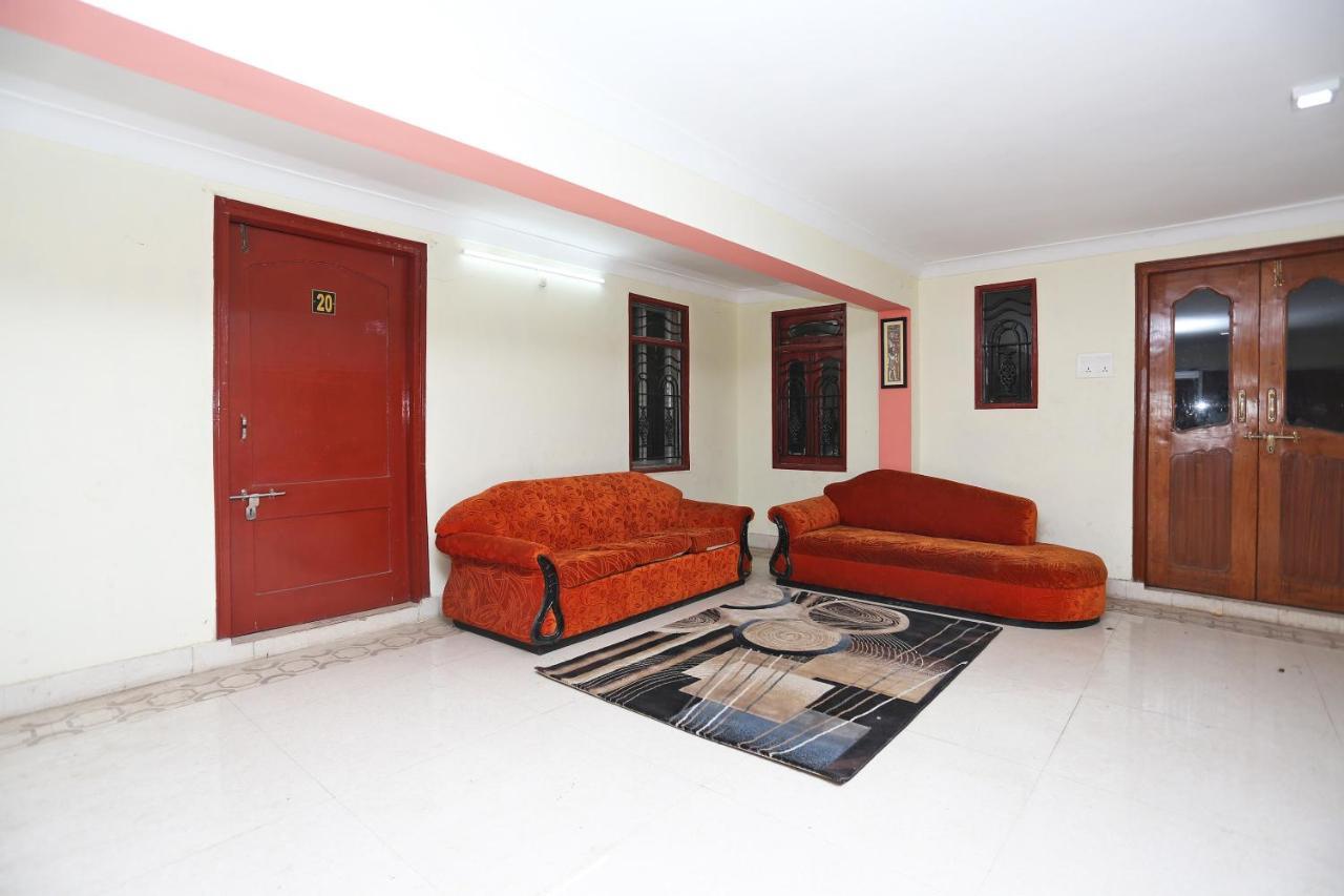 Hôtel Oyo 14354 Amar Marriage Palace à Dharmpura Extérieur photo